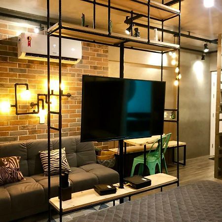 Studio Design Moderno. São Paulo Luaran gambar