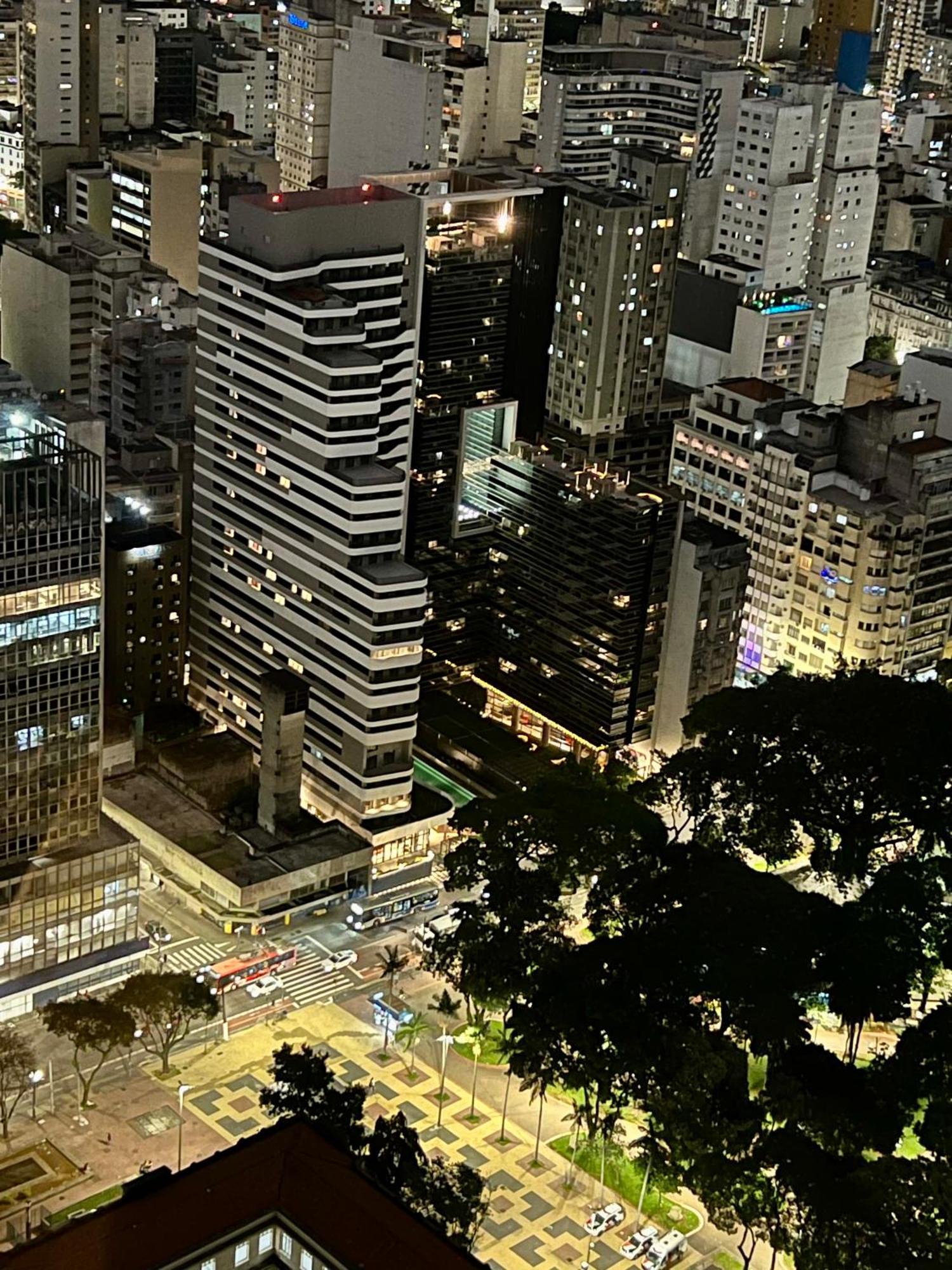 Studio Design Moderno. São Paulo Luaran gambar