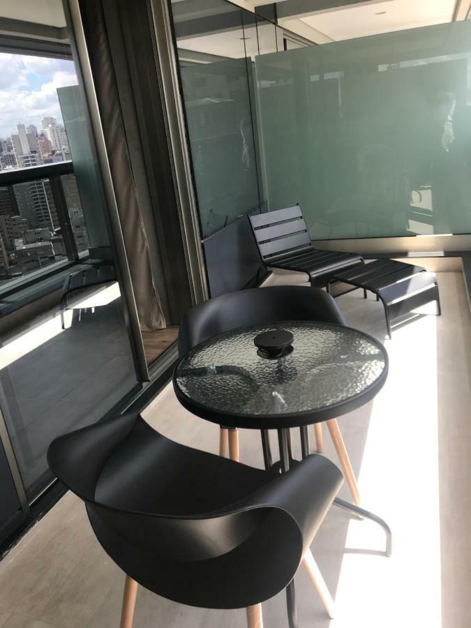 Studio Design Moderno. São Paulo Luaran gambar